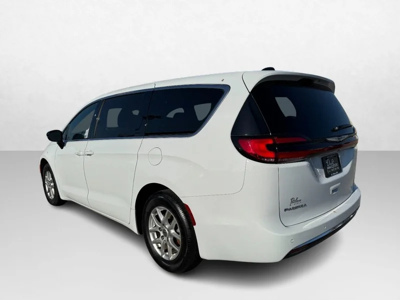 Used 2025 Bright White Clearcoat Chrysler Select FWD image 7