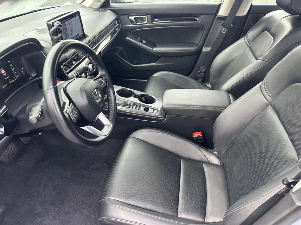 Used 2024  Honda Touring image 17