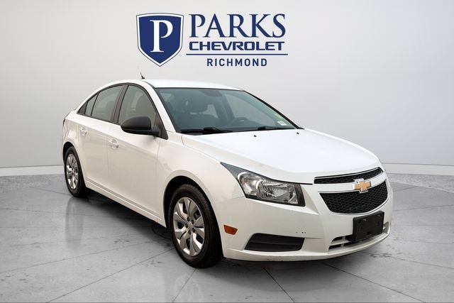 Used 2014 SUMMIT WHITE Chevrolet LS image 1