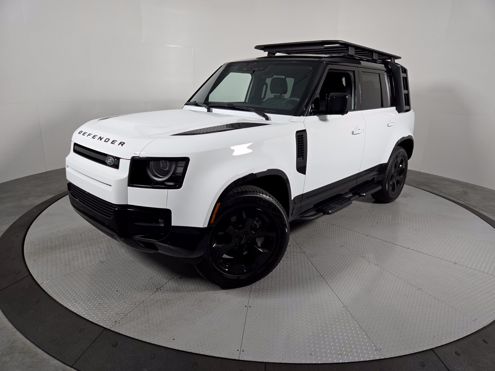 Used 2026 Fuji White Land Rover X-Dynamic SE image 1