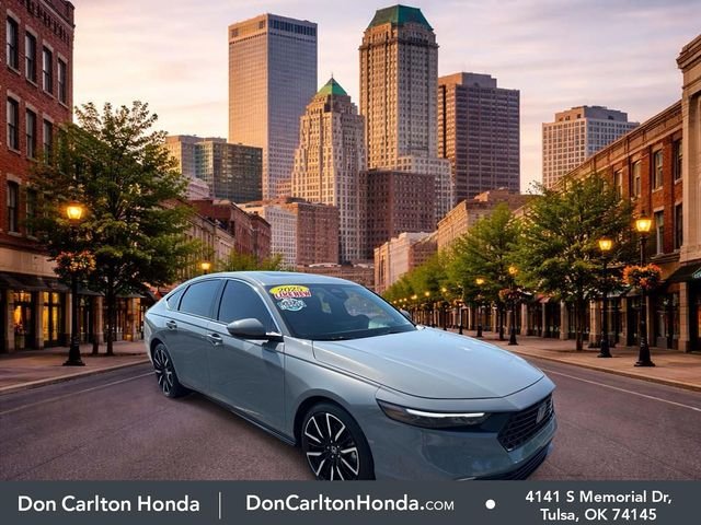 Used 2025 Urban Gray Pearl Honda Touring image 1