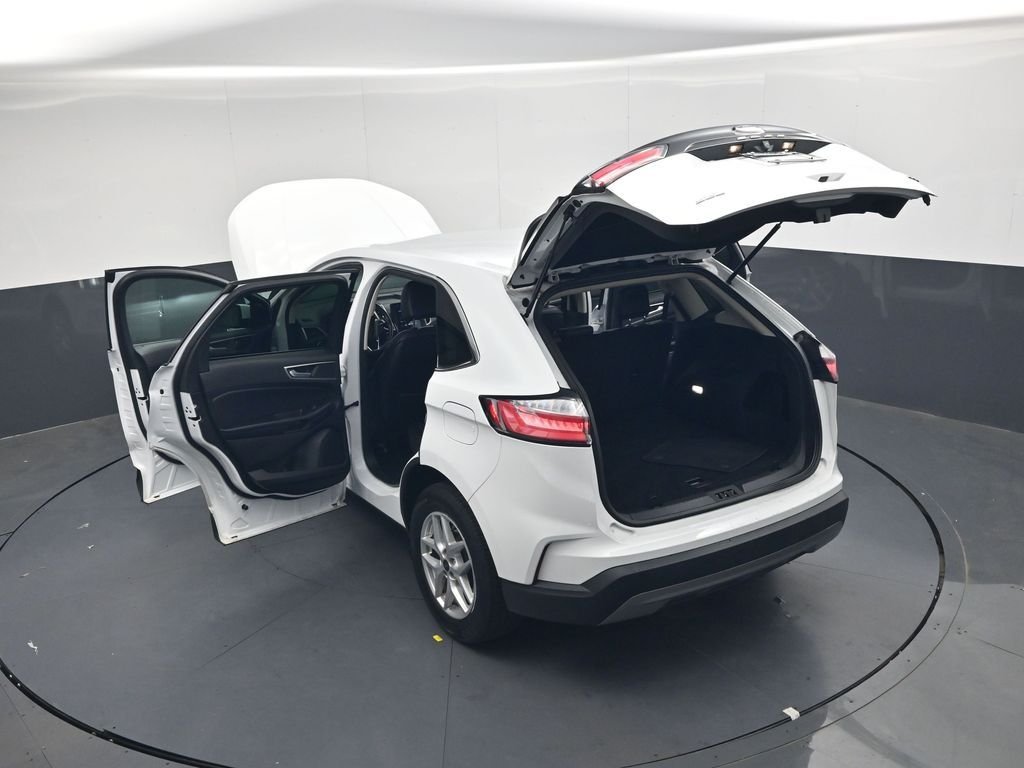 Used 2024 White Ford SEL image 52