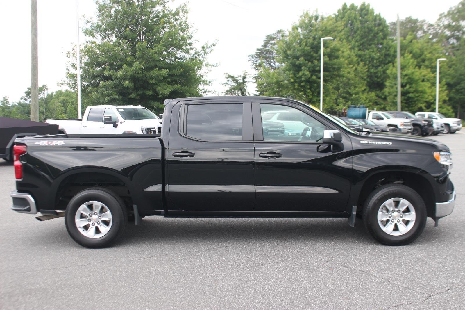 Used 2025 Black Chevrolet LT image 8