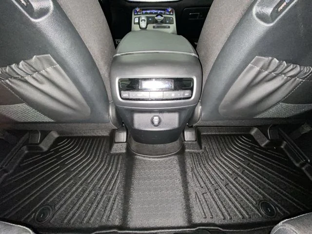 Used 2022 White Hyundai SEL image 29