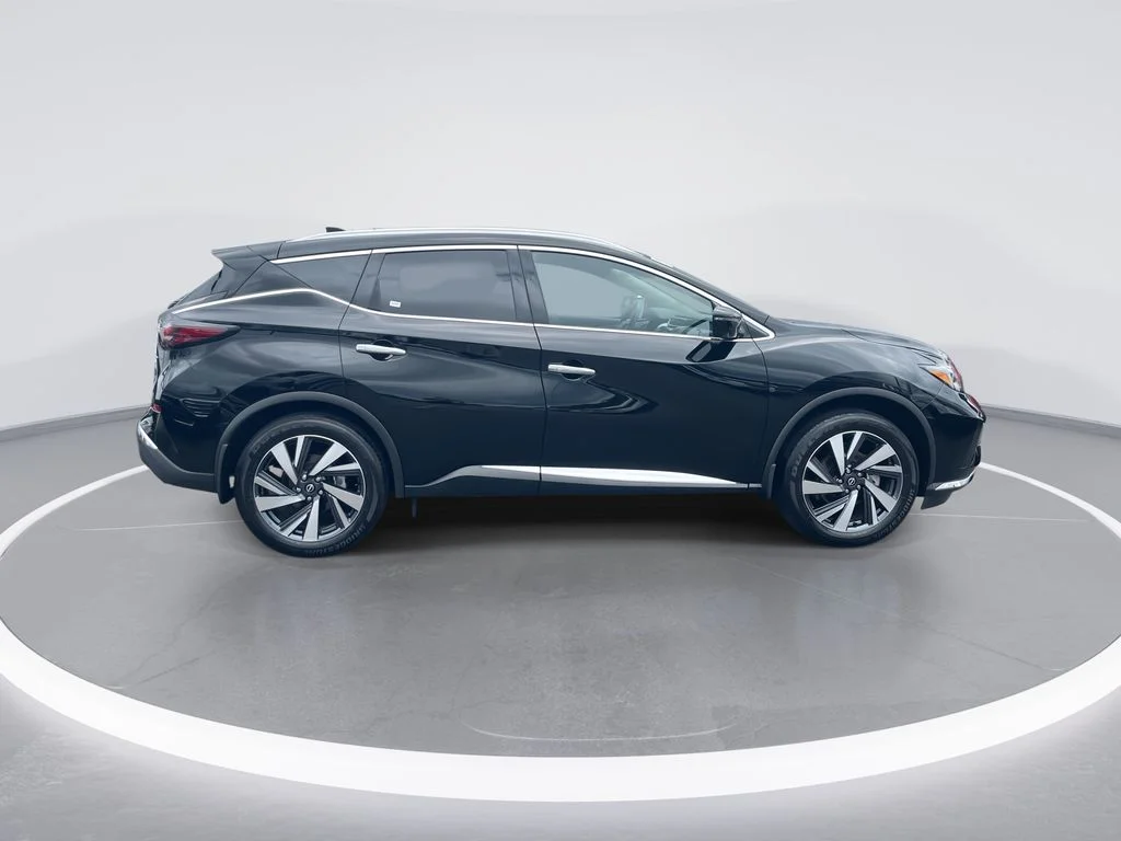 Used 2023 Black Nissan SL image 9