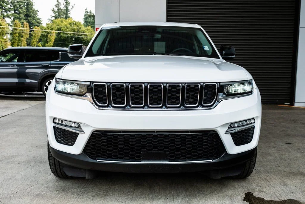Used 2023 White Jeep Limited image 2