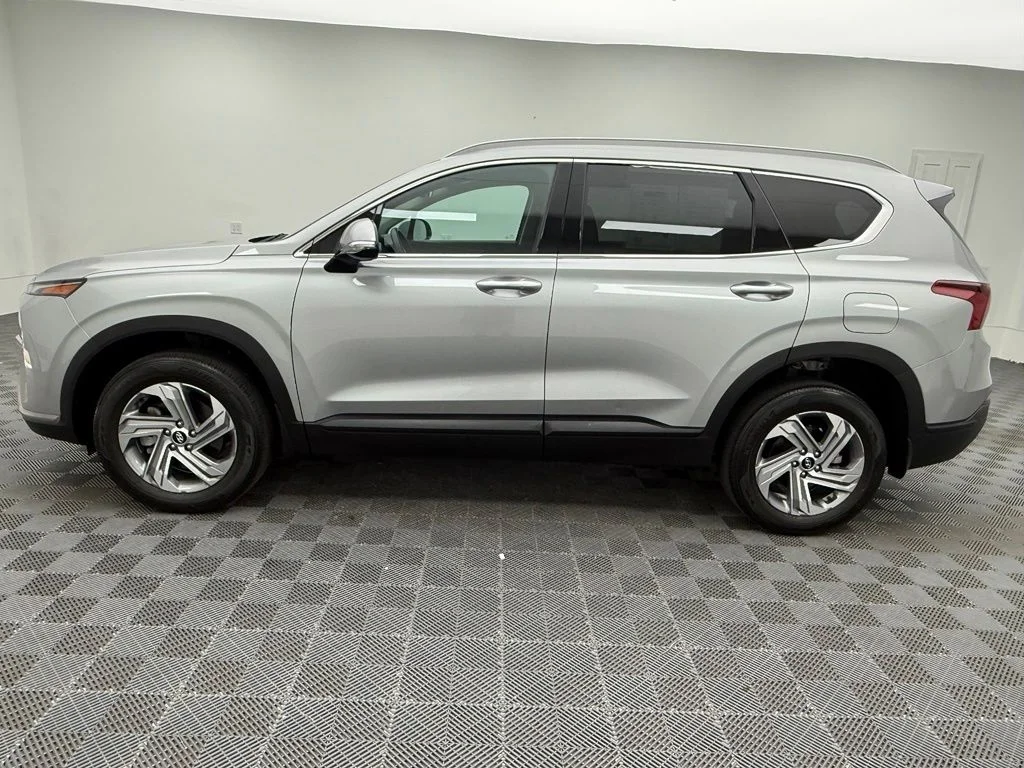 Used 2023 Silver Hyundai SEL image 13