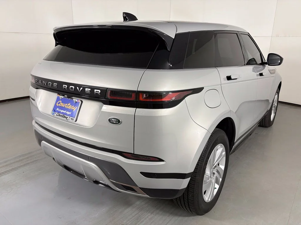 Used 2022 Silver Land Rover Dynamic image 8