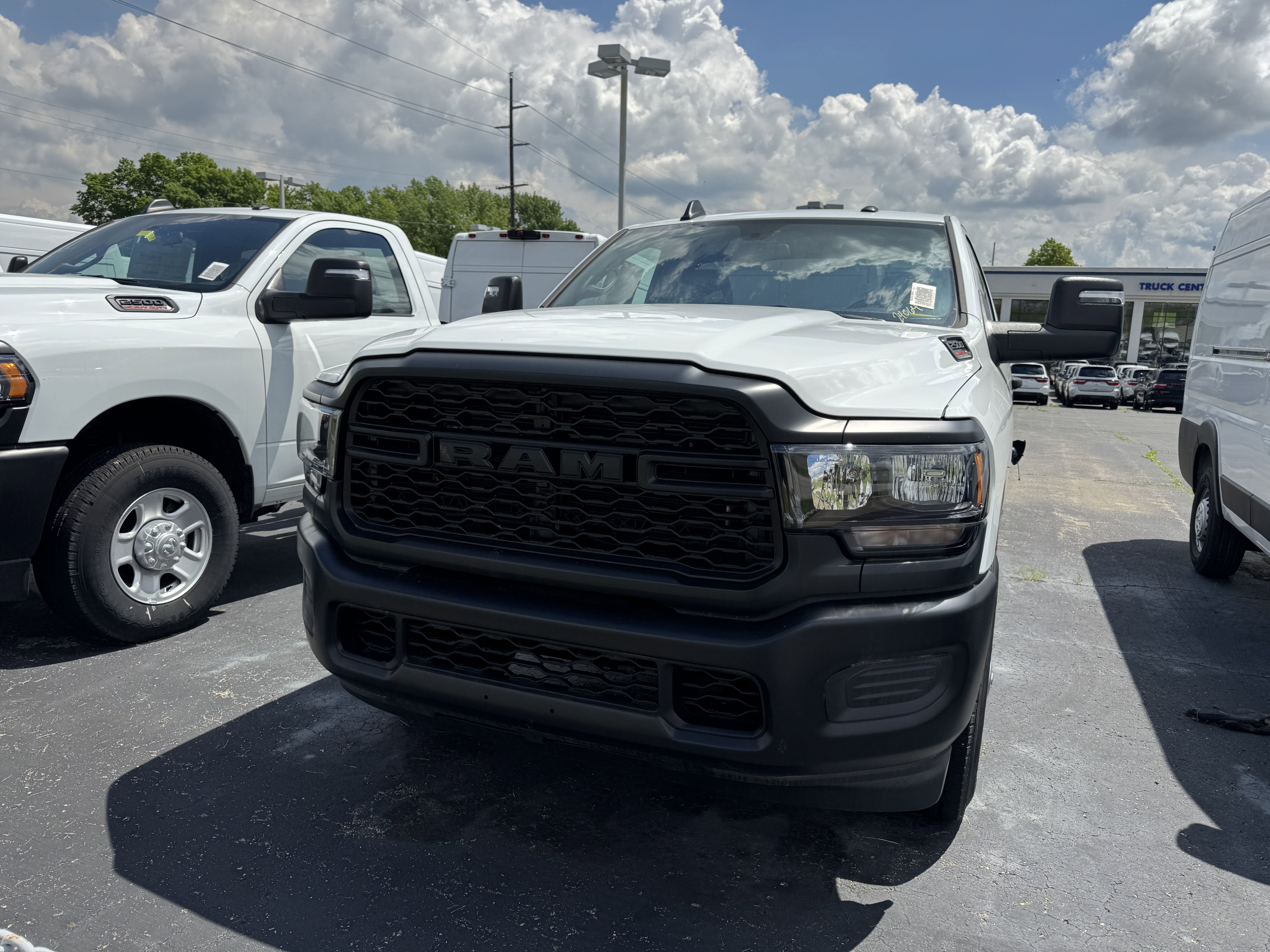 2024 RAM 2500 Tradesman - Photo 10