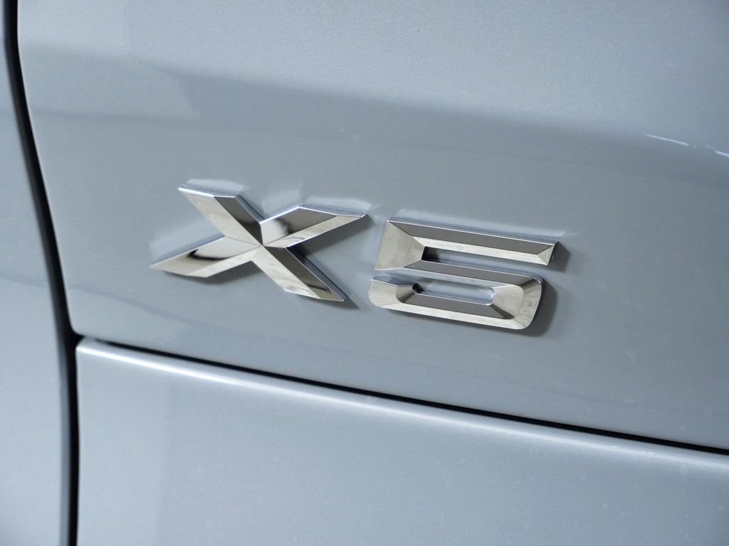 Used 2026 Brooklyn Grey Metallic BMW xDrive50e image 14