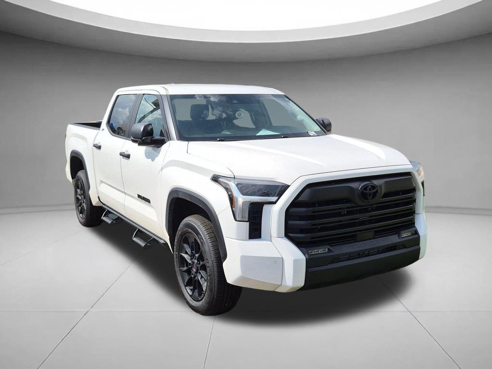 Used 2024 Ice Cap Toyota SR5 image 7