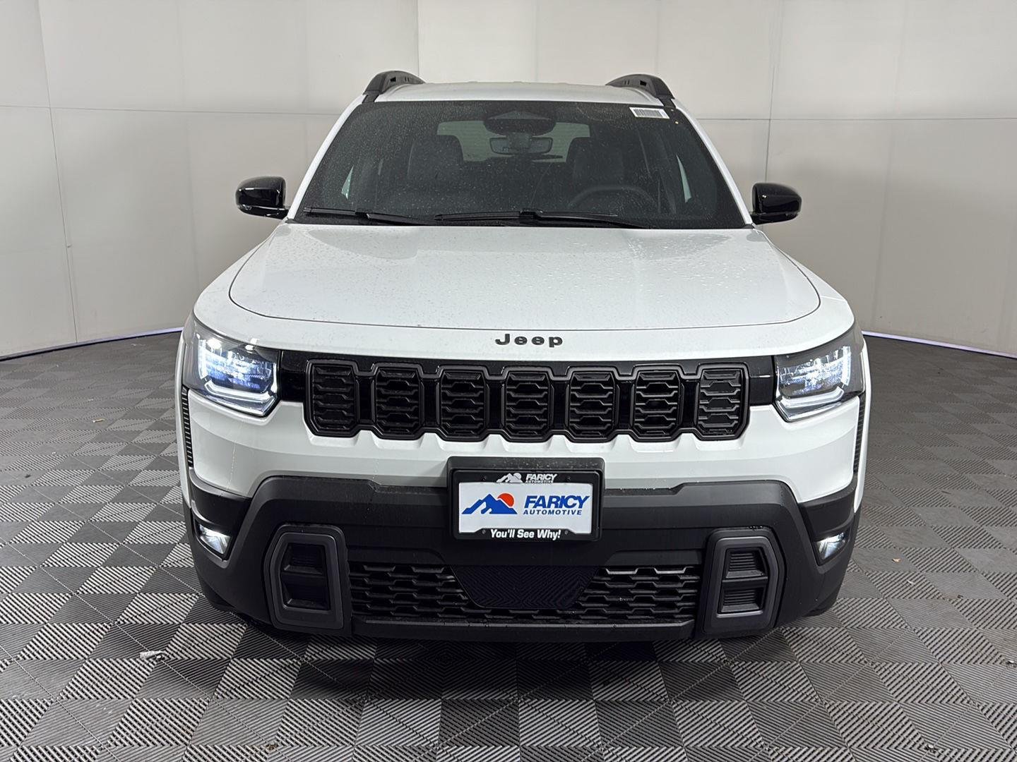New 2026 Bright White Clear-Coat Exterior Paint Jeep Limited image 3