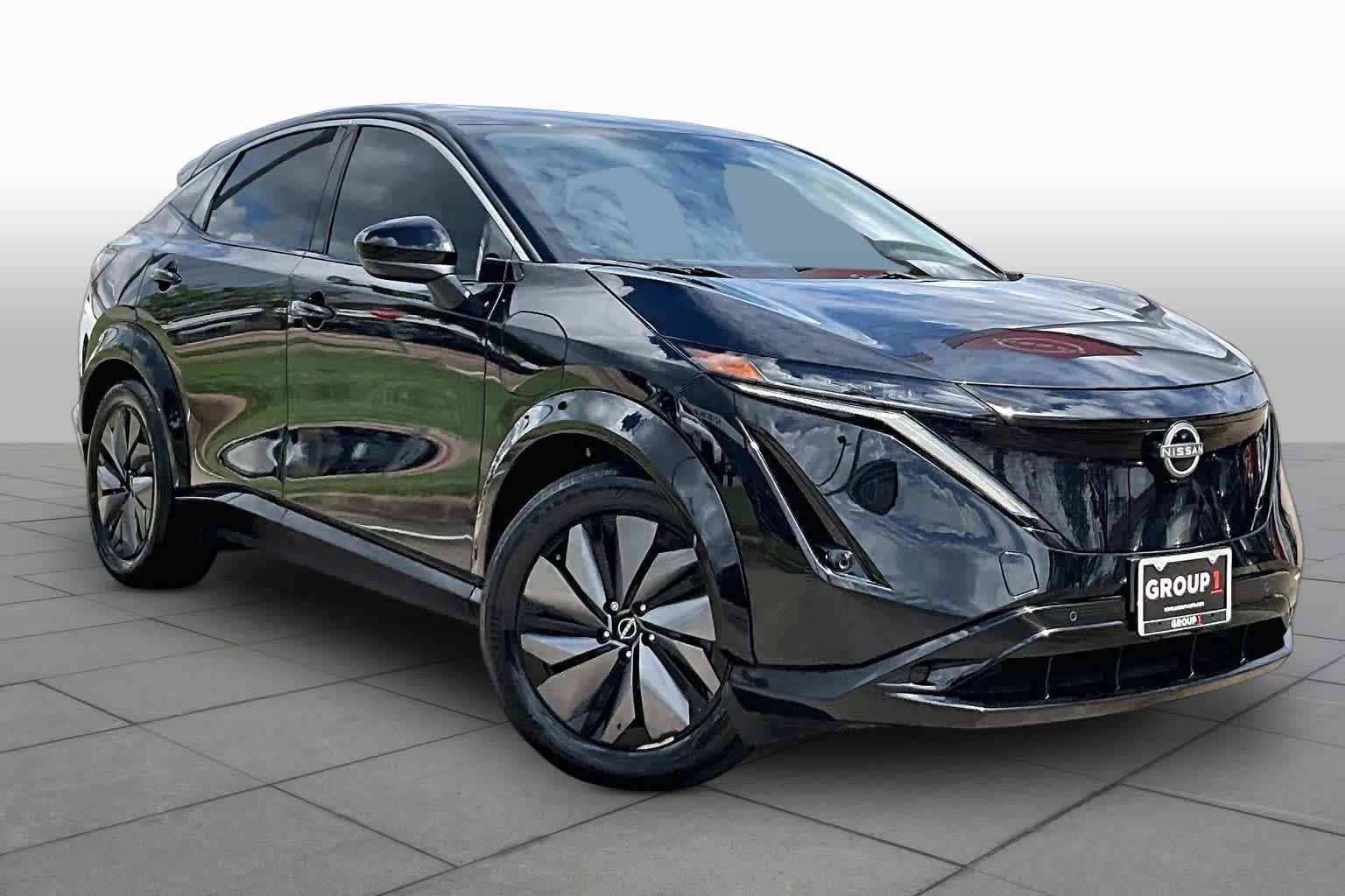 Used 2023 Black Diamond Pearl Nissan ENGAGE image 2