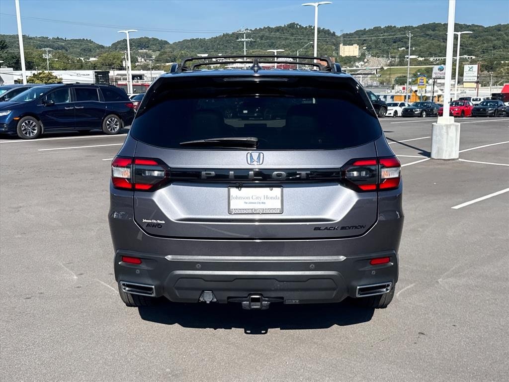 Certified Used 2025 Modern Steel Metallic Honda AWD Black Edition image 5