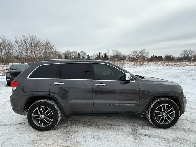 Used 2018 Jeep Grand Cherokee Limited with VIN 1C4RJEBG6JC182489 for sale in Rochester, Minnesota