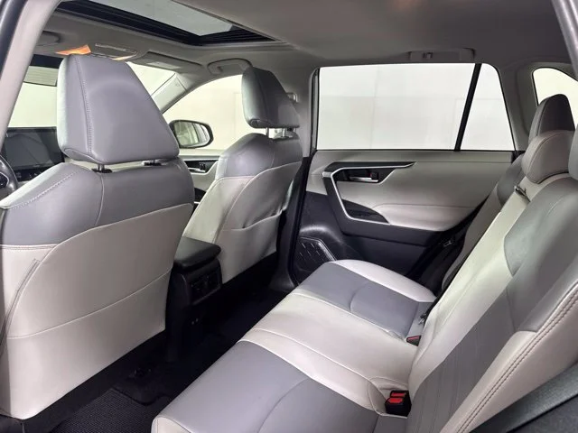 Certified Used 2019 Silver Sky Metallic Toyota XLE Premium image 12