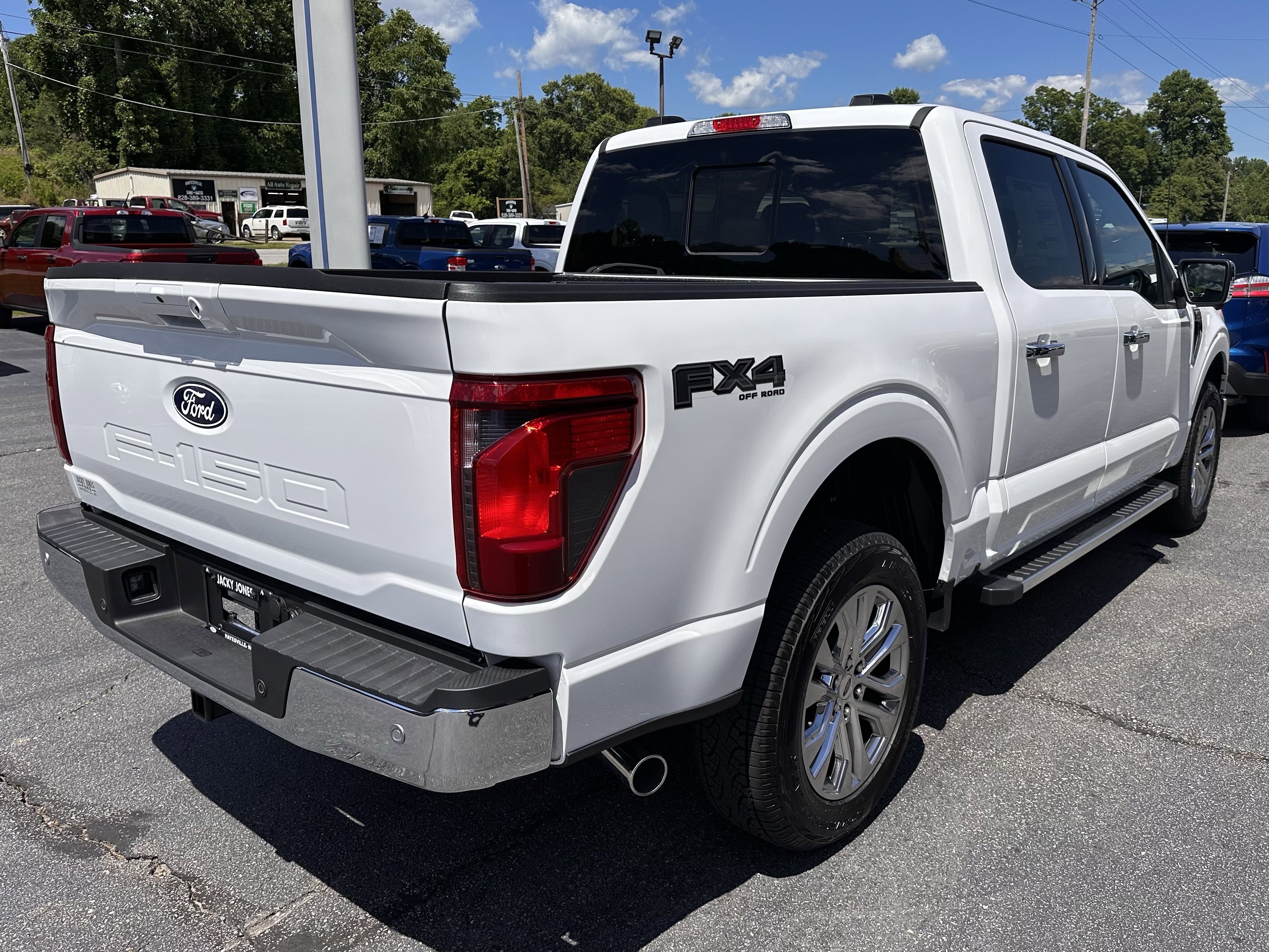 New 2026 Oxford White Ford XLT image 6