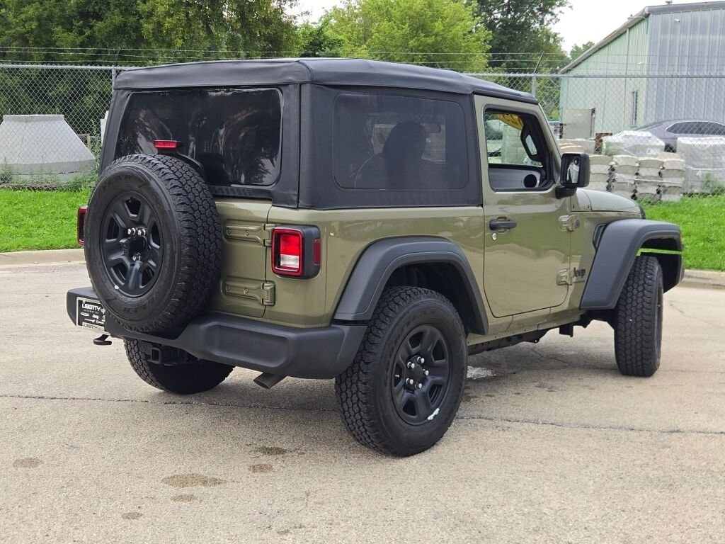 Used 2025 Green Jeep Sport image 9