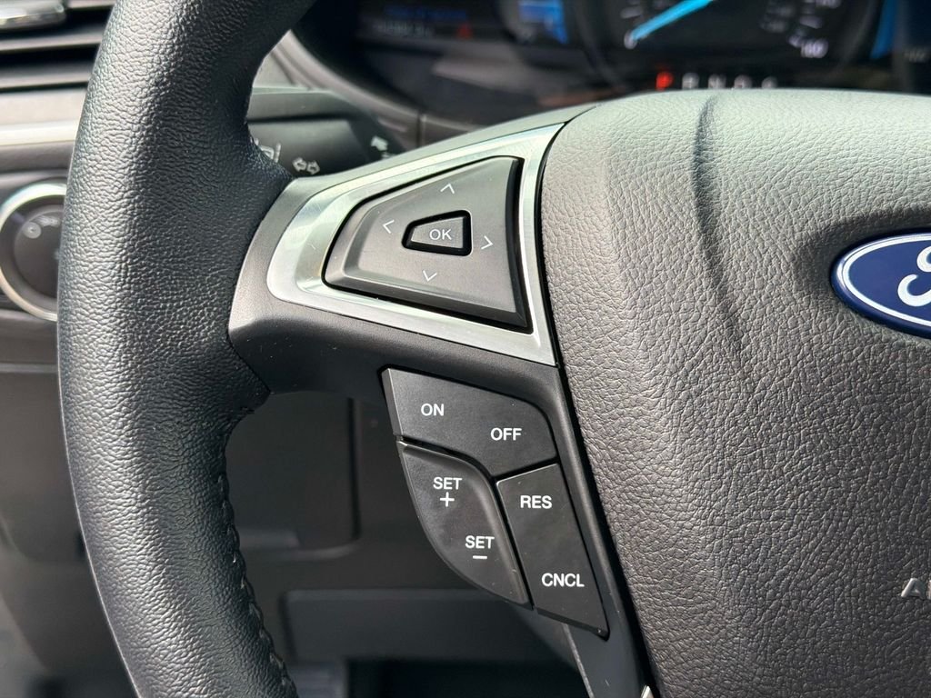 Used 2023 White Ford SEL image 31
