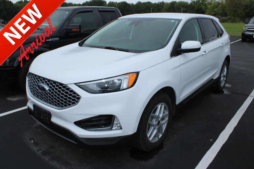 Used 2024 Oxford White Ford SEL image 1