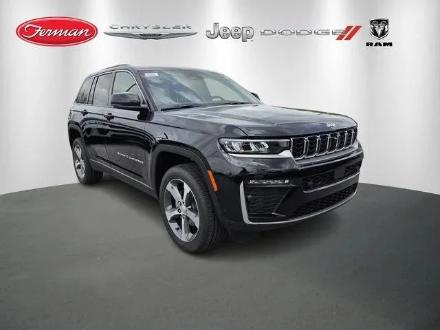 New 2026 Diamond Black Crystal Pearl-Coat Exterior Paint Jeep Limited image 1