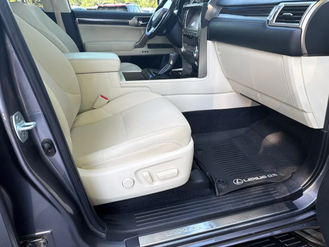Used 2020 Gray Lexus GX 460 Premium image 13