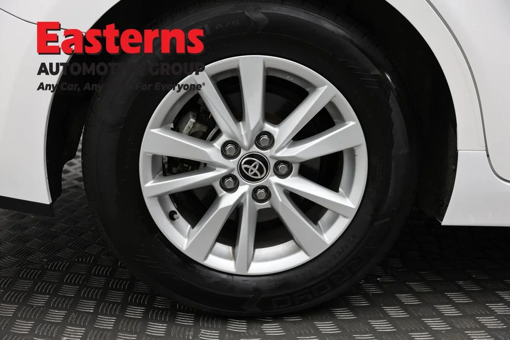 Used 2025 White Toyota LE image 30