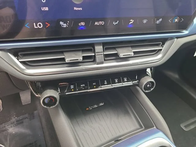 New 2026 Summit White Chevrolet LT image 34