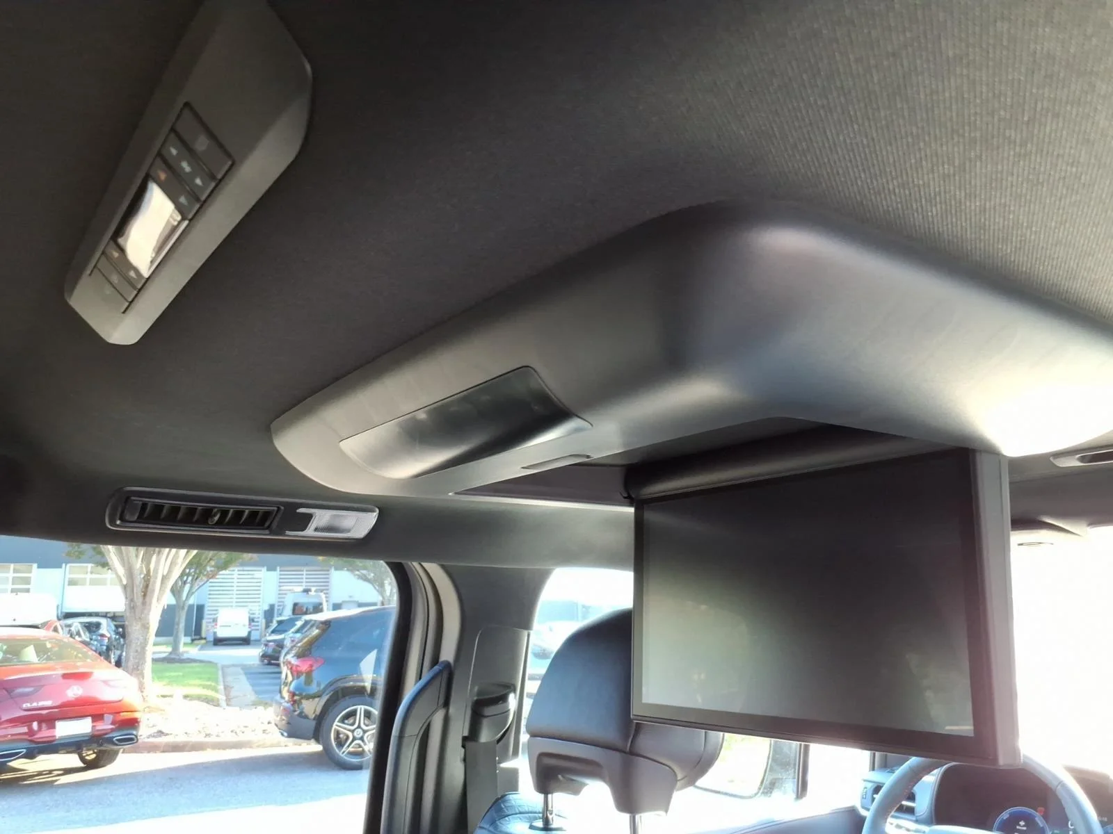 Used 2025 Cement Toyota XSE image 27