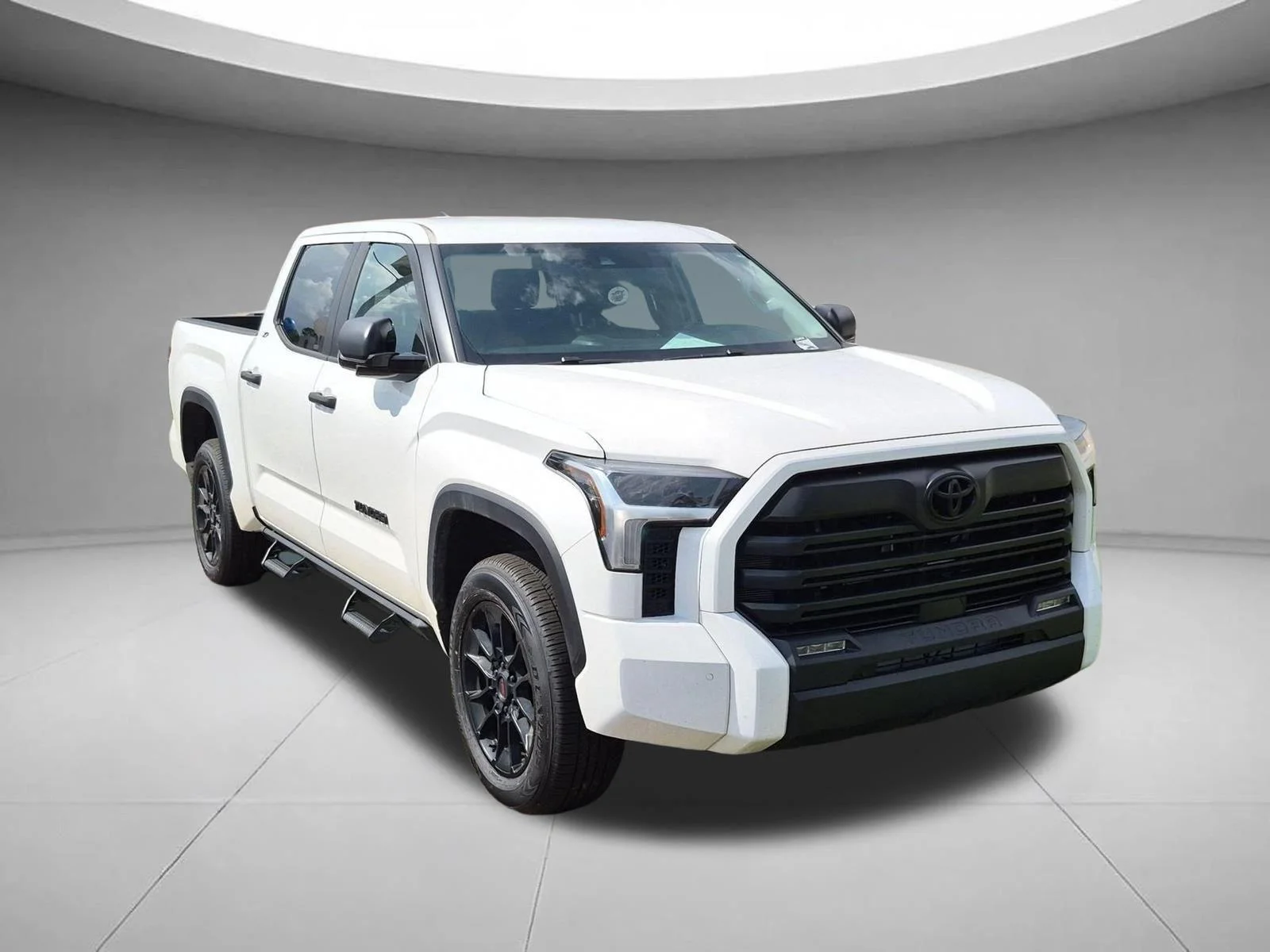 Used 2024 Ice Cap Toyota SR5 image 7
