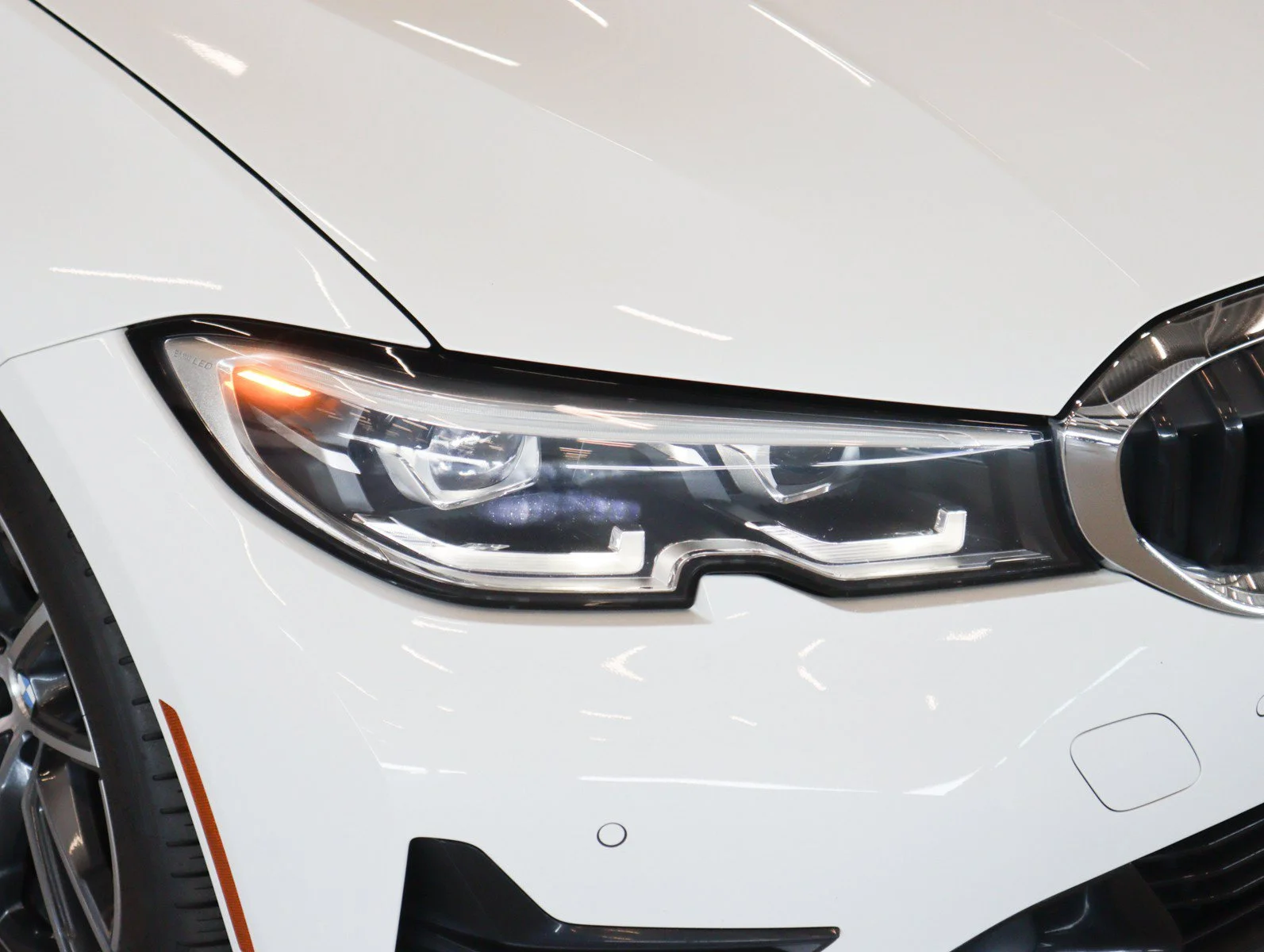 Used 2019 Alpine White BMW 330i image 24