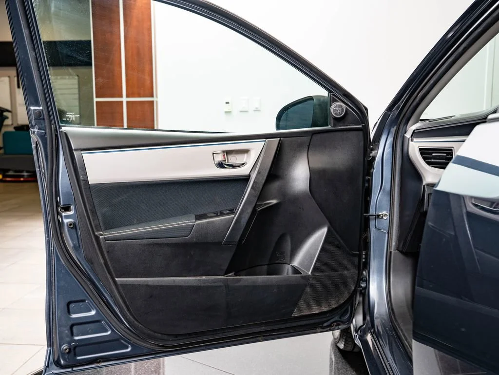Used 2015 Slate Metallic Toyota LE image 24