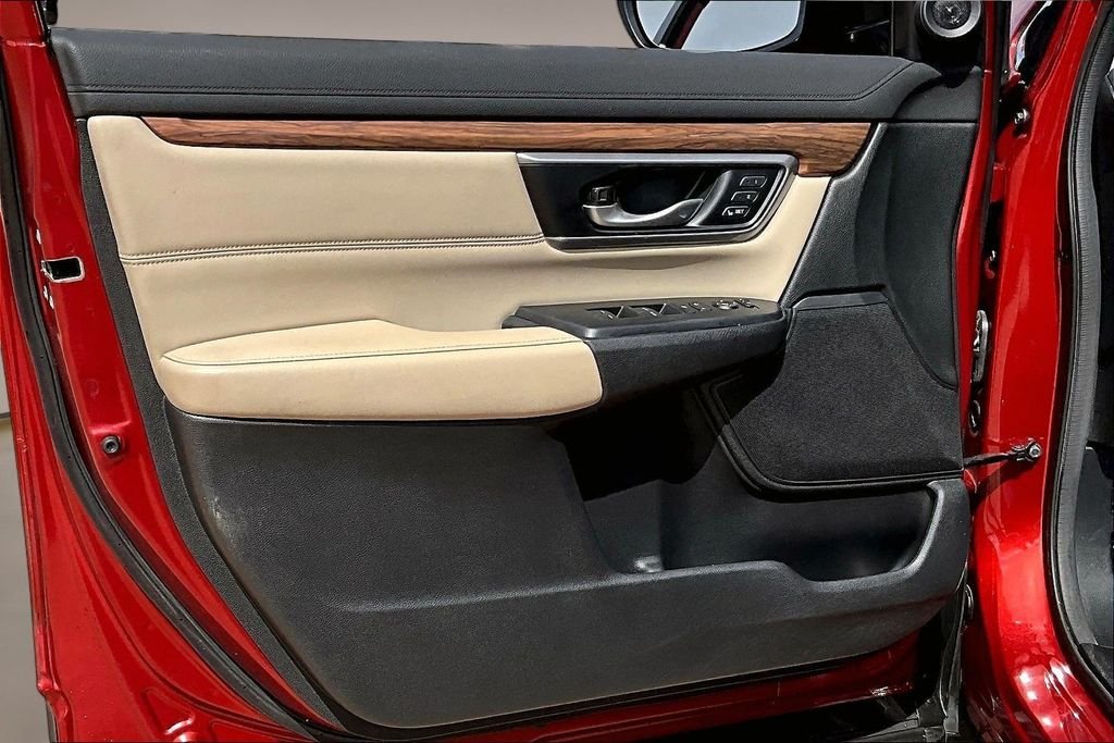 Used 2018 Red Honda Touring image 18
