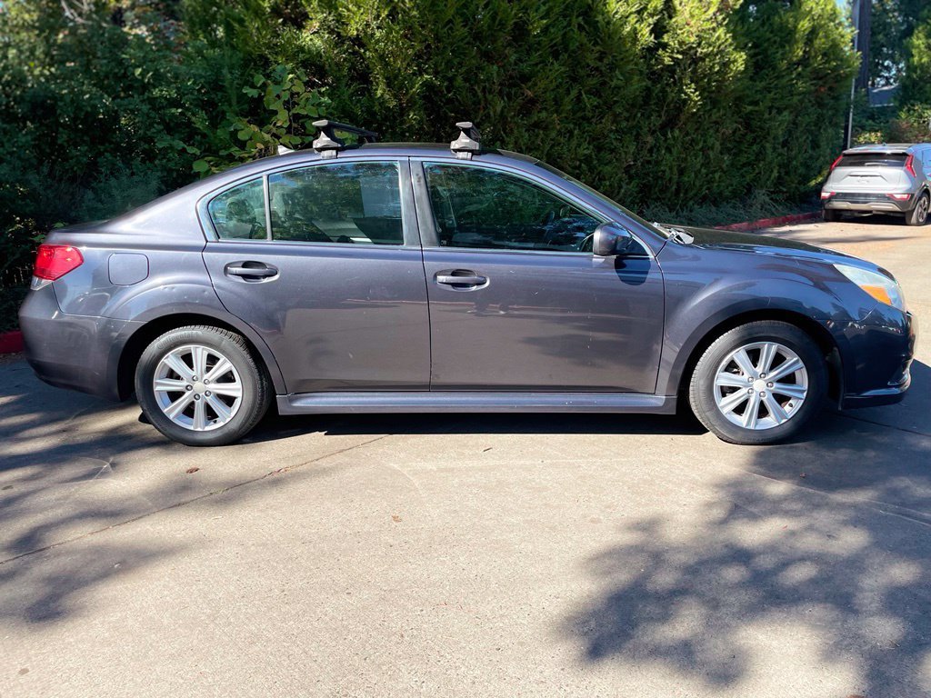Used 2011 Gray Subaru 2.5i image 3