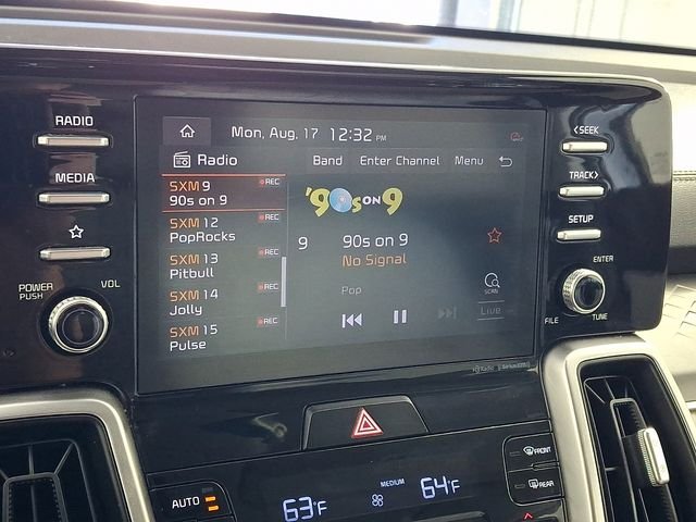 Used 2021 White Kia S image 19