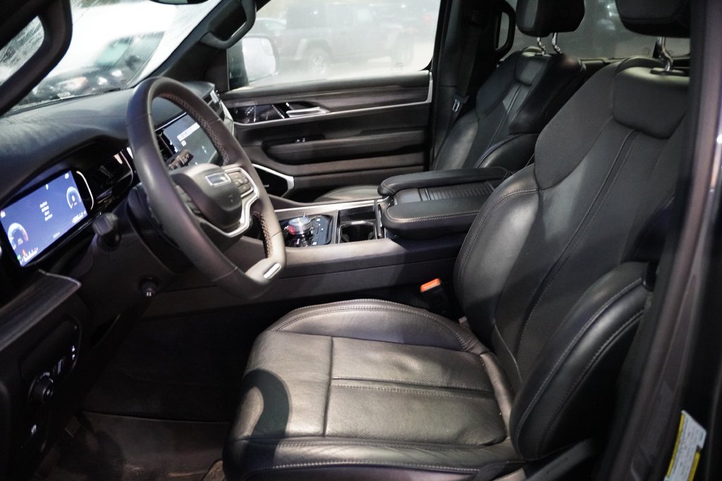 Used 2023 Baltic Gray Metallic Clearcoat Jeep Series III image 6