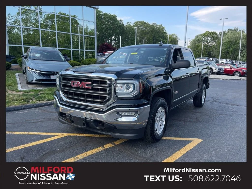 2018 GMC Sierra 4WD Crew Cab Short Box SLE's photo