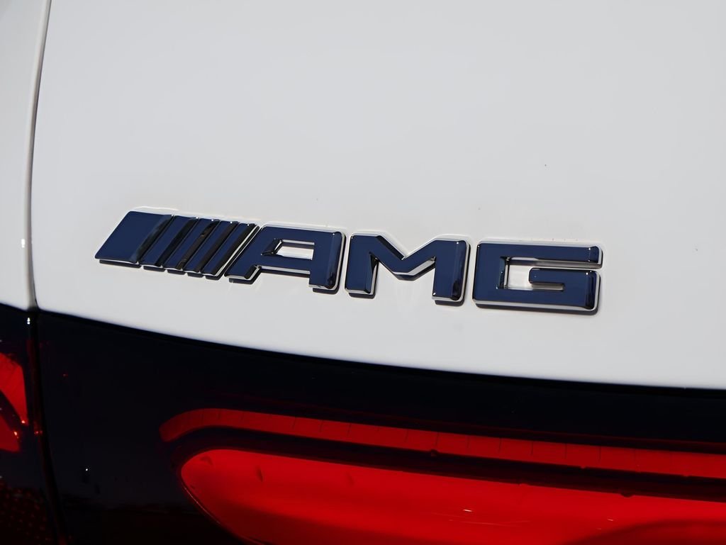 2025 Mercedes-Benz GLC AMG GLC43 - Photo 9