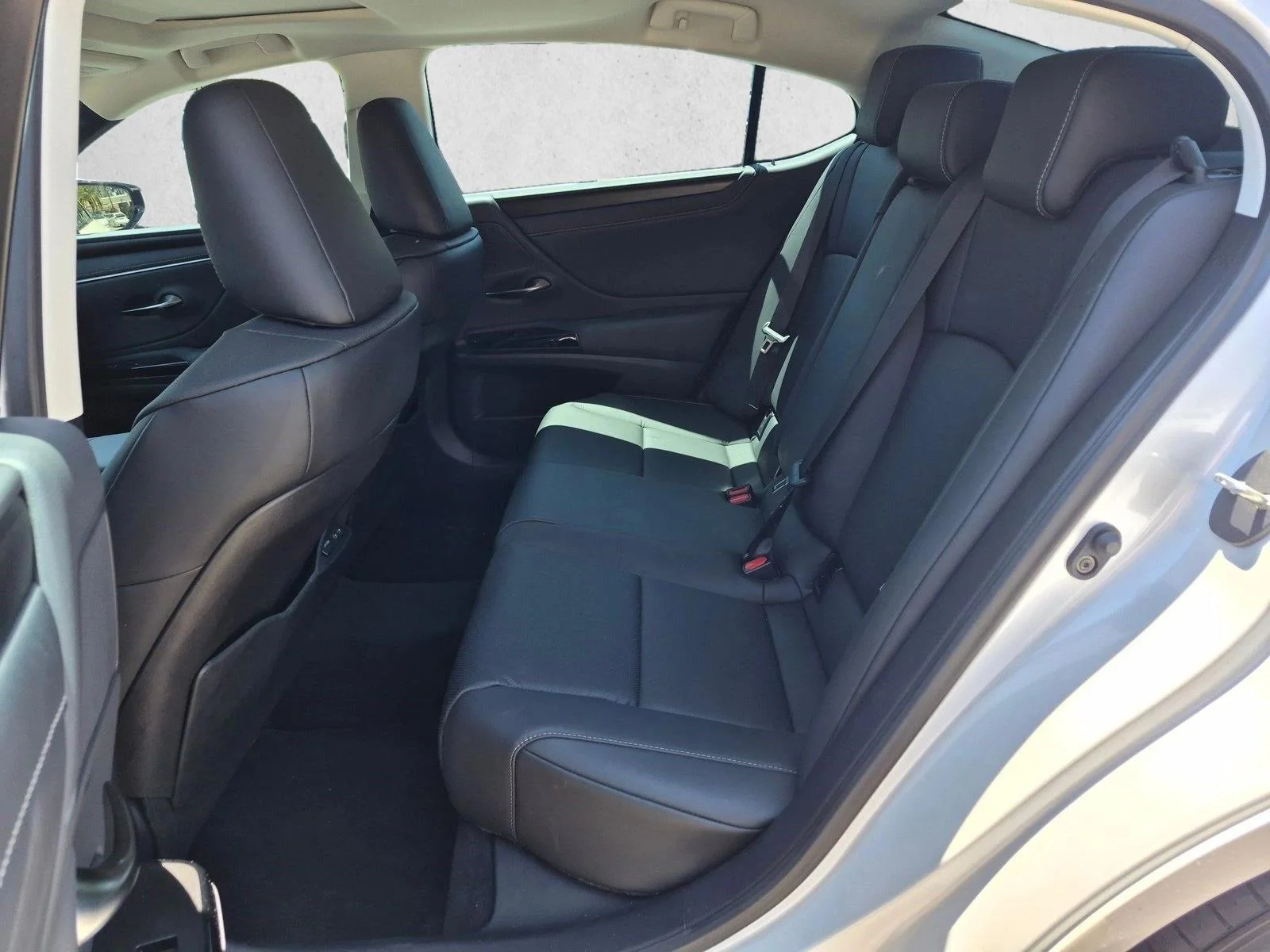 Certified Used 2025 Eminent White Pearl Lexus ES 350 image 15