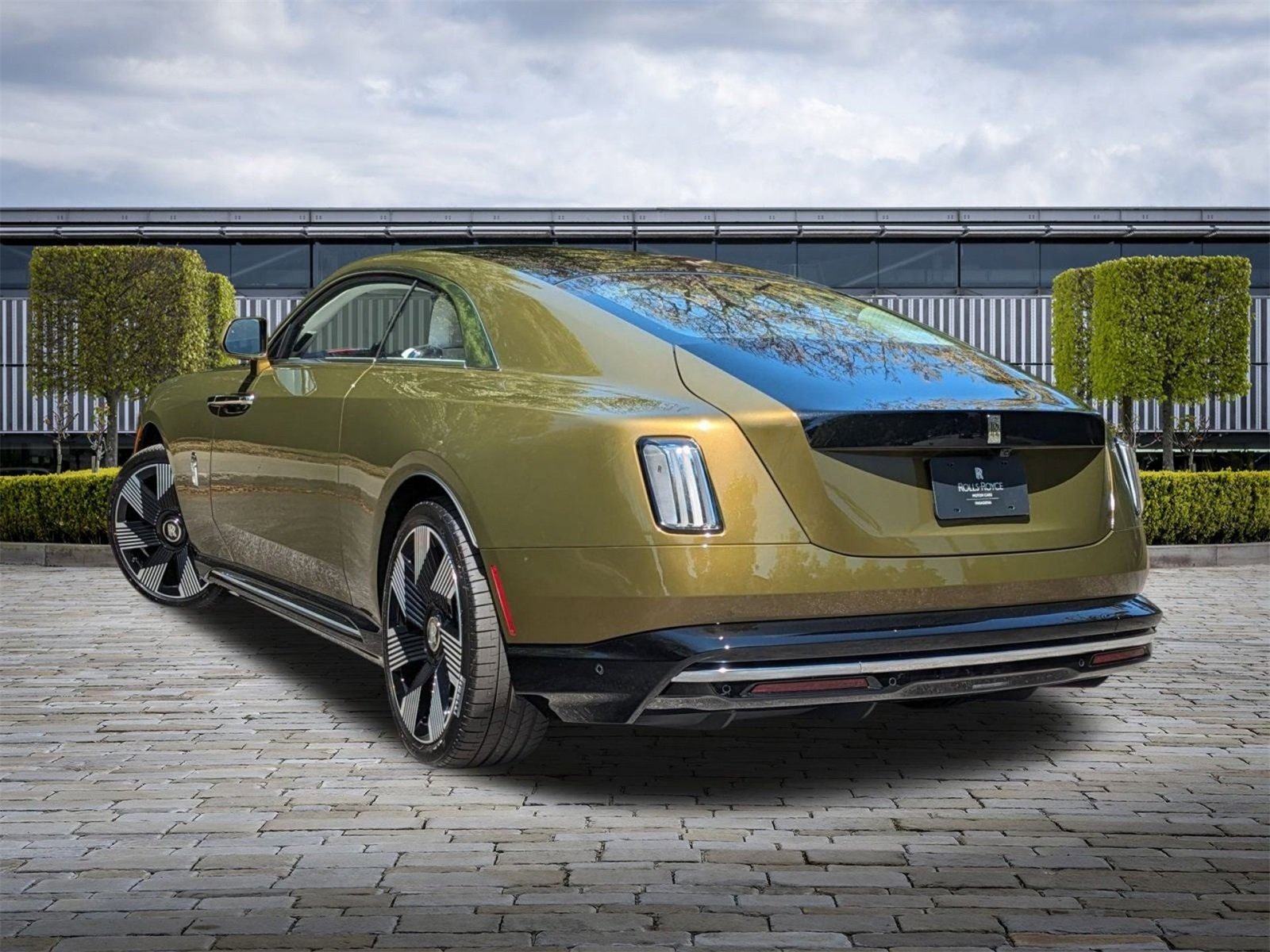 2024 Rolls Royce Spectre RR photo 2