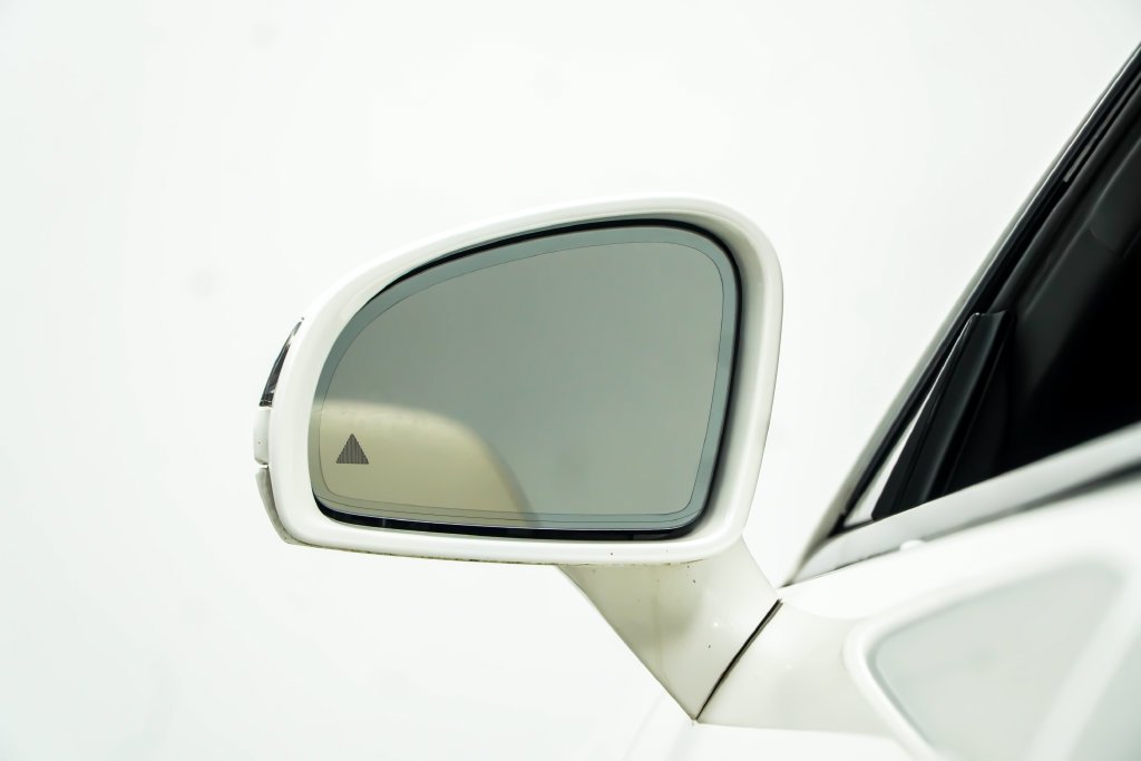Used 2019 White Mercedes-Benz SL 550 image 20