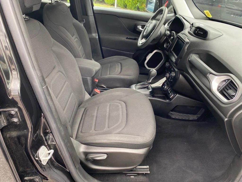 Used 2018 Black Jeep Latitude image 23