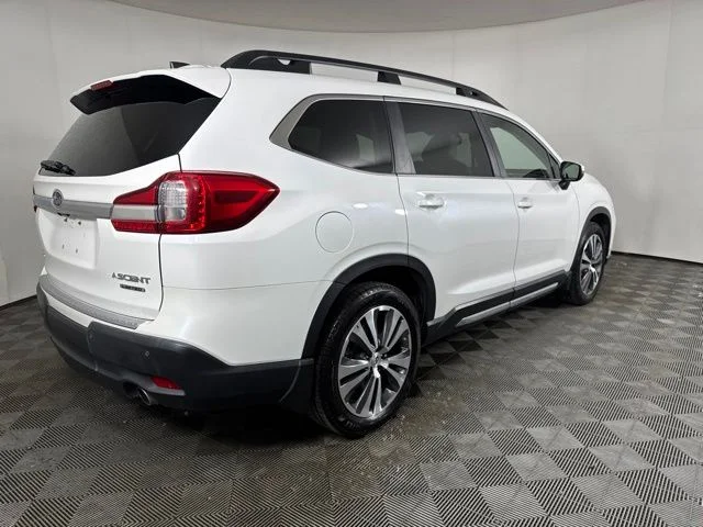 Used 2019 Crystal White Pearl Subaru Limited image 3