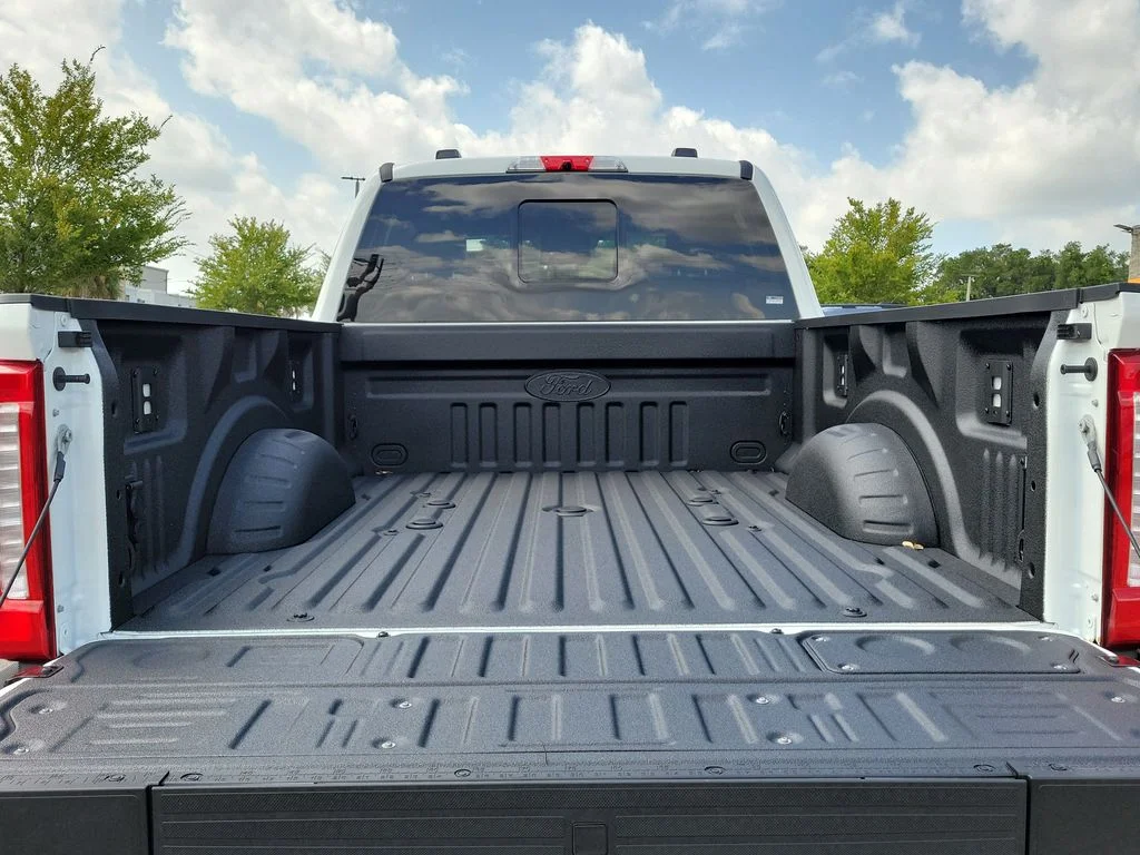 New 2026 Star White Metallic Tri-Coat Ford F-250® Lariat® image 7