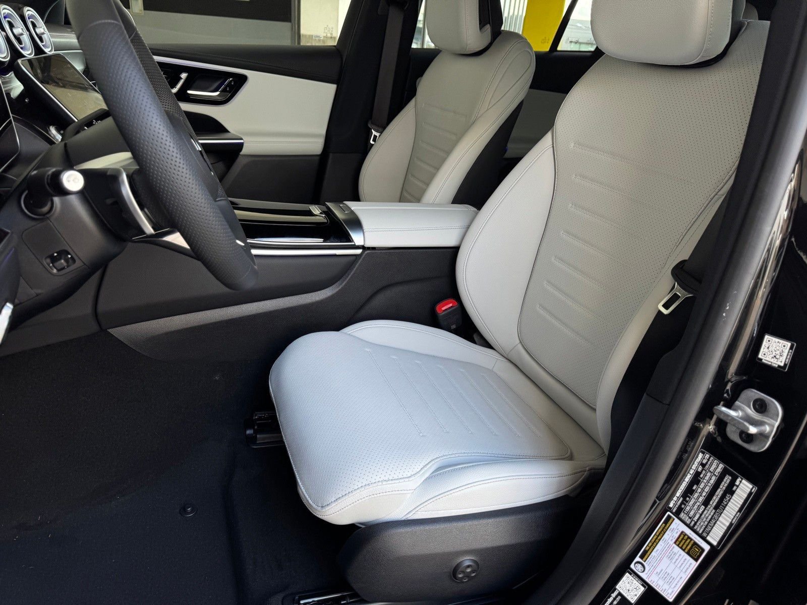 New 2026 Obsidian Black Metallic Mercedes-Benz GLC 300 image 14