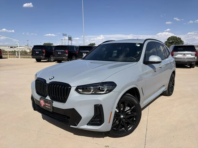 Used 2023 Gray BMW xDrive30i image 2