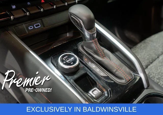 Used 2025 White Chevrolet Z71 image 28