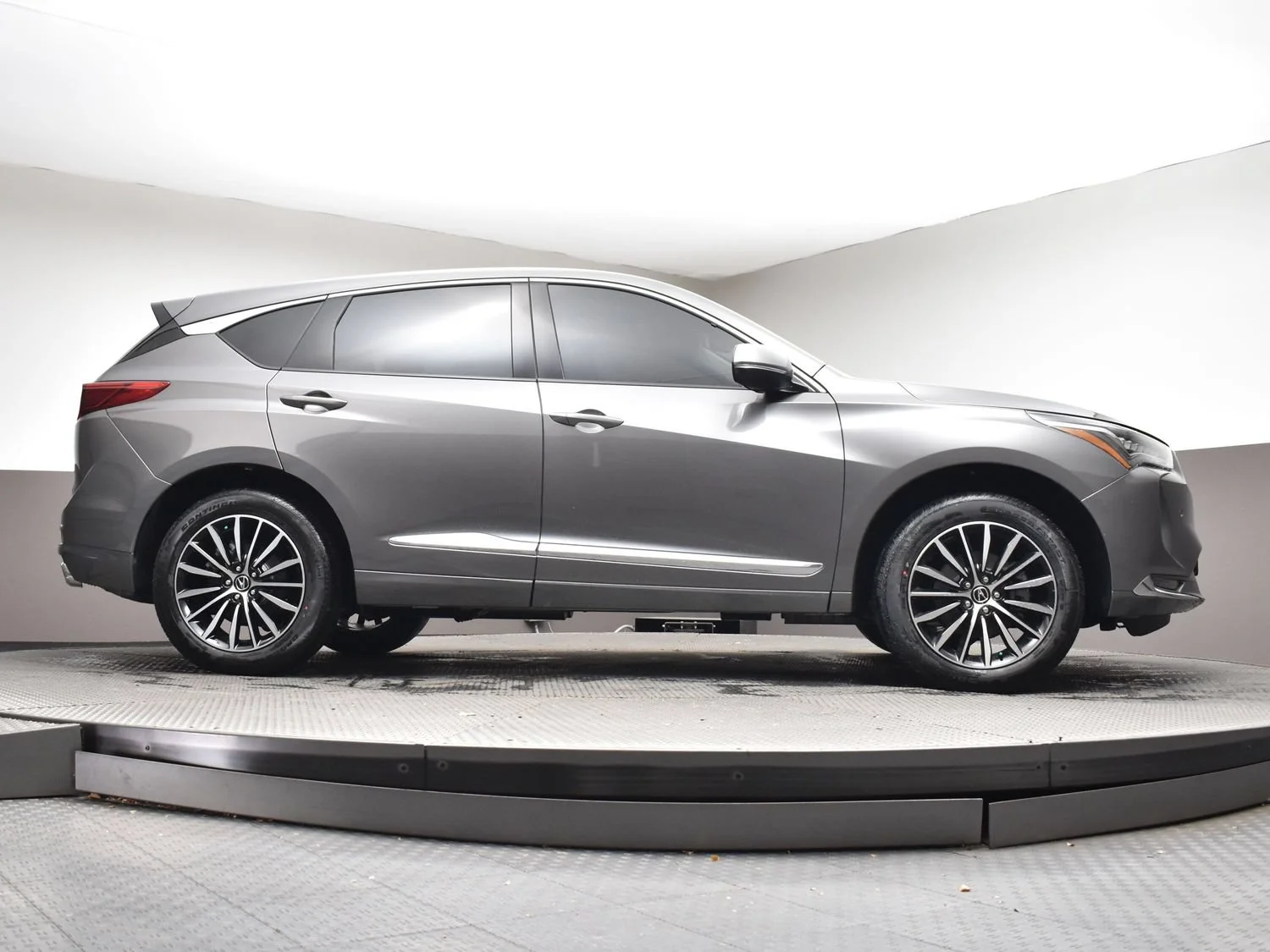 New 2026 Liquid Carbon Metallic Acura w/Advance Package image 35