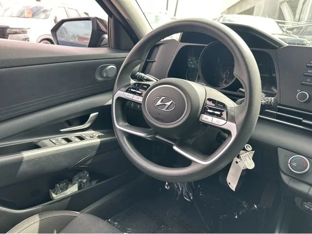 2021 Hyundai Elantra SE - Photo 19