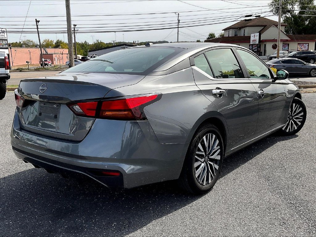 Used 2025 Gray Nissan 2.5 SV image 4